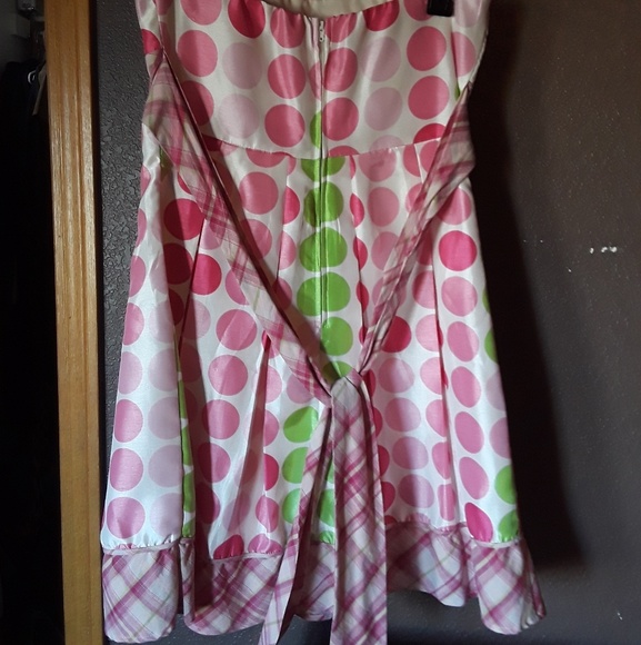 Pretty in polka dot party dress - Picture 2 of 4